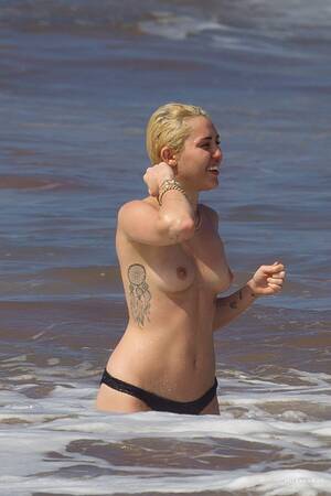 miley cyrus nude beach candid - Miley Cyrus Nude Beach Candid | Sex Pictures Pass