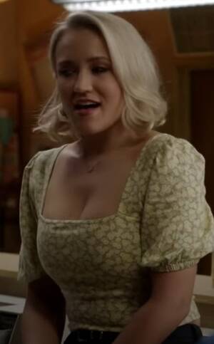 Emily Osment Sex Porn - Emily Osment in Young Sheldon : r/EmilyOsment