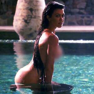 Kourtney Kardashian Porn - Take It Off! Kourtney Strips Down for Naked Photo Shoot in Costa Rica