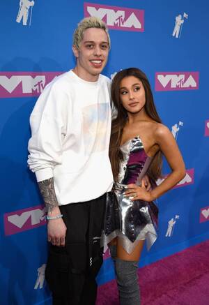 Ariana Grande Hand Job Porn - No, Pete Davidson Didn't Just Tell The World About Ariana Grande Giving Him  A Blowjob