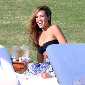 jessica alba beach sex videos - 