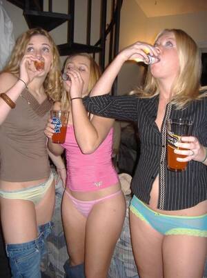 drunk bitches tits - Sex With Drunk Girls | GF PICS - Free Amateur Porn - Ex Girlfriend Sex