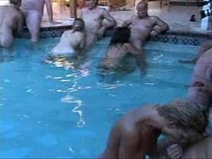 Homemade Pool Sex - 