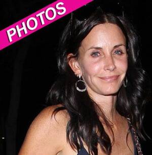 Courteney Cox Dildo Porn - Make-Up Free Courteney Cox Bares Her Bra At Dinner With David Arquette