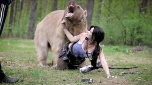 Girl And Bear Porn - BEAUTIFUL GIRL POSES WITH A BEAR FOR LARA CROFT COSPLAY watch online or  download