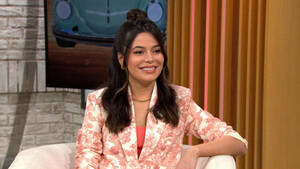 Miranda Cosgrove Shemale Sex - Actor Miranda Cosgrove on season 3 of \