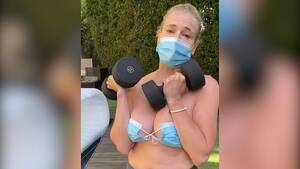 Chelsea Handler Nude Sex Tape - Chelsea Handler swaps her sports bra for face masks in Instagram video |  Metro News