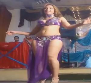 arabian girl nude dance - 