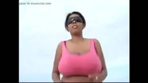 latina big naturals tits running nude - latina with big boobs jogging - XVIDEOS.COM