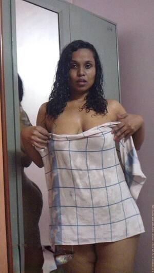 indian mature nude brunette - Free Indian Mature Pictures - IdealMature.com