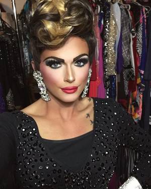 heavy makeup tgirl - Heavy Makeup, Transgender Girls, Cake Face, Stunning Eyes, Tgirls, Drag  Queens, Crossdressers, Exploring, Belle