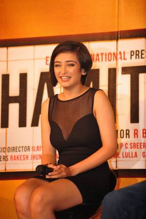 bollywood legs sex - Akshara Haasan Super Sexy Legs and Cleavage Show In a Black See-through  Short Dress At Film 'Shamitabh' Trailer Launch In Mumbai