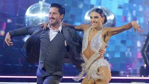 Dancing With The Stars Sex Porn - Val Chmerkovskiy Gushes Over Pregnant Wife Jenna Johnson's 'Dancing With  the Stars' Support (Exclusive) | Entertainment Tonight