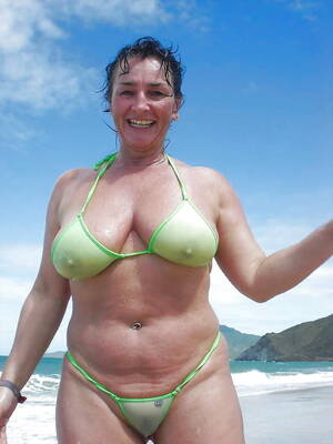 Curvy Beach Porn - Nice 851 (curvy girls on tne beach) porn pictures 254681990