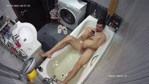 hidden cam jerk off - Hidden Cam: Guy Jerking off in the bathtub - ThisVid.com em inglÃªs