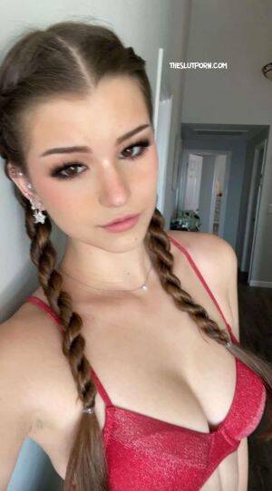 Hot Porn Show Braids - Braids Porn Gifs and Pics - MyTeenWebcam