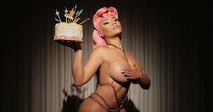 Nicki Minaj Nude Pussy Porn - Nicki Minaj age-shamed for posing NUDE on 39th birthday: 'You are a mother  now' - MEAWW