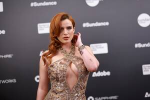 Bella Thorne Porn Gallery - Bella Thorne won't autograph sexy photos of herself | CNN