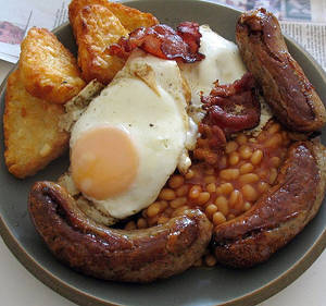 break fast - Breakfast of champions: Eggs, beans, sausages, and hashbrowns