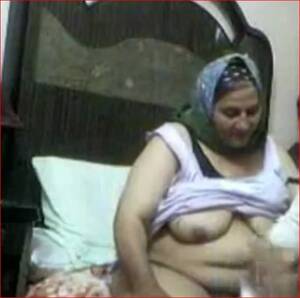 Fat Hijab Porn - FAT MUSLIM HIJAB GRANNY CUNT FUCKED FOR MONEY - ThisVid.com