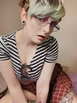 Emo Glasses Porn - Do you like your emo girls in glasses nude porn picture | Nudeporn.org