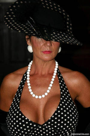 Big Hat Porn - ... deauxma-sexy-milf-big-tits-pinup-stocking-tease- ...