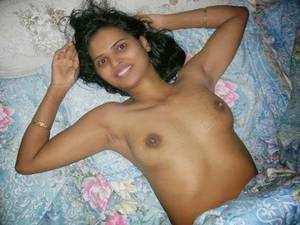 indian housewife prajakta nude - Share this article :